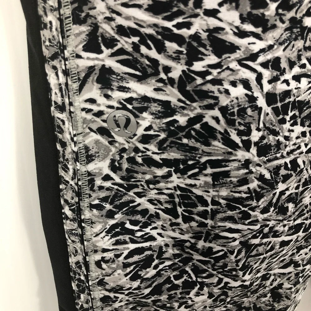 Lululemon For Love Crop Mini Ripple White Seal‎